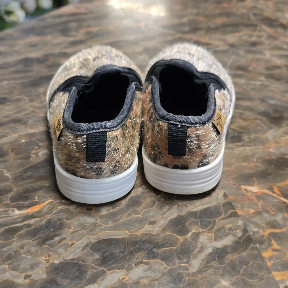 Oshkosh Bgosh Animal Print Slip On‎ Shoes Size 7